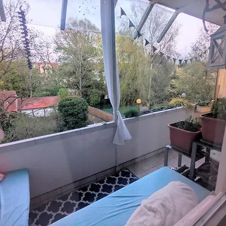 Zentrales Im Gruenen, Messezimmer Direkt Am Hbf Homestay